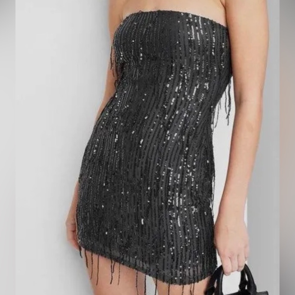 Elegant Black Strapless Dress